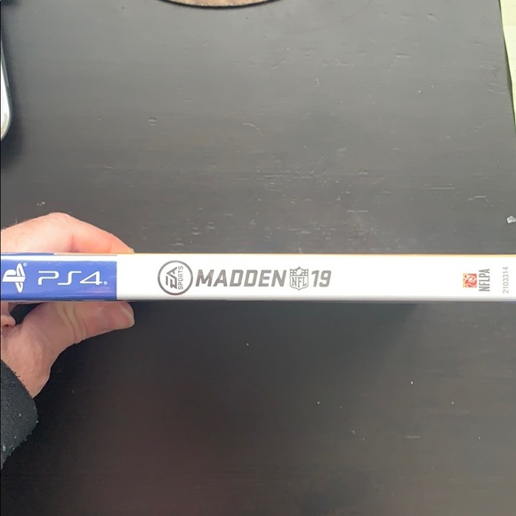 PS4 Madden 19 video game - Picture 3 of 3